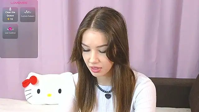 Snapshot of ellie_kramer chatting on 06.28.26 ellie kramer online show from 06.28.26