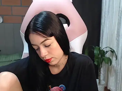 Caribbean beauty  online show from 02.03.25