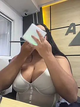 little lissiee online show from 04.05.26