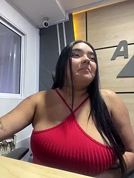 Snapshot of little_lissiee chatting on 04.30.26 little lissiee online show from 04.30.26