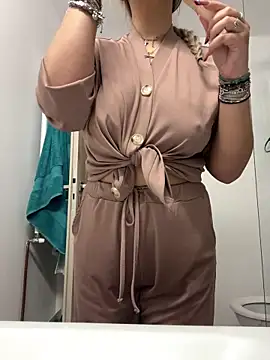 AllysonK online show from 12.23.25