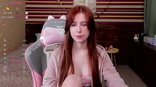 Snapshot of MilanaMua chatting on 02.27.25 MilanaMua online show from 02.27.25