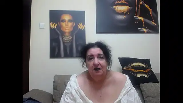 Snapshot of maturekorine chatting on 04.24.26 maturekorine online show from 04.24.26
