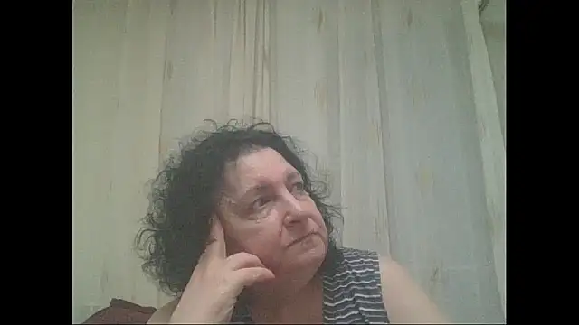 Snapshot of maturekorine chatting on 05.16.26 maturekorine online show from 05.16.26