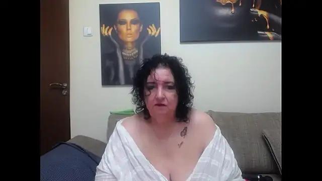 Snapshot of maturekorine chatting on 05.24.26 maturekorine online show from 05.24.26