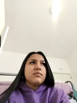 Snapshot of Alix_sweet22 chatting on 12.29.24 Alix sweet22 online show from 12.29.24