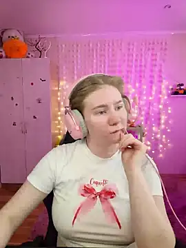 Snapshot of D0nna_ chatting on 04.20.26 D0nna online show from 04.20.26
