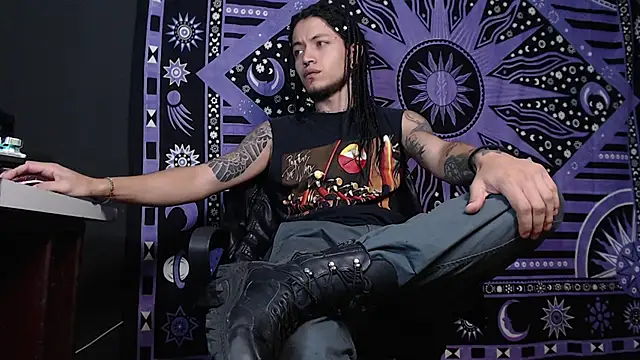 Dicaprioo  online show from 01.08.25