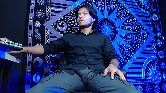 Dicaprioo  online show from 02.11.25