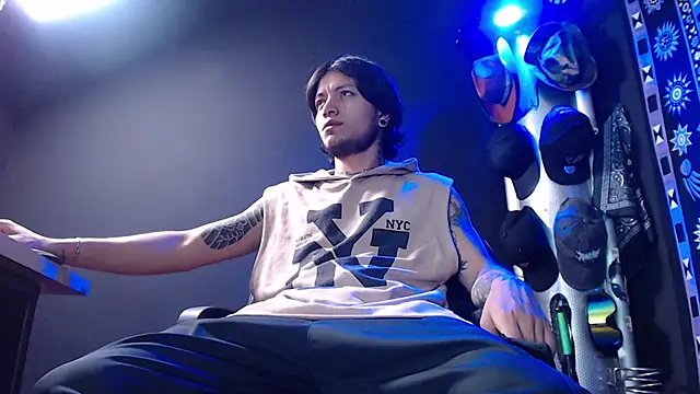 Dicaprioo  online show from 02.19.25