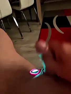 Szeltolo001 online show from 04.06.26