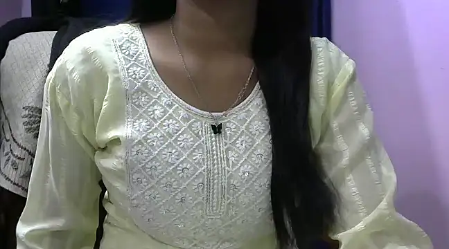 momo lov online show from 02.08.25