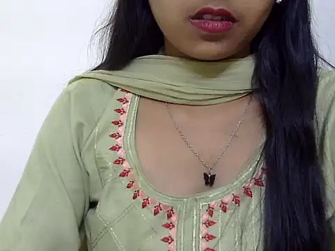 momo lov online show from 03.18.25