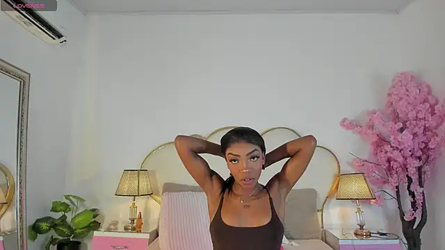 Snapshot of CahitlinBell chatting on 07.09.26 CahitlinBell online show from 07.09.26