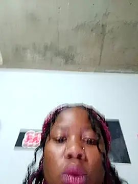 Snapshot of PerfectionBerrie chatting on 11.06.25 PerfectionBerrie online show from 11.06.25