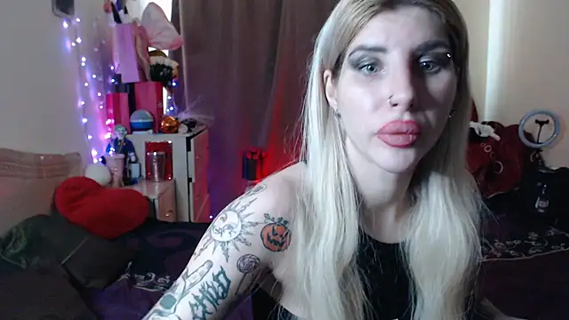 Snapshot of BLACKPeonyy chatting on 10.19.25 BLACKPeonyy online show from 10.19.25