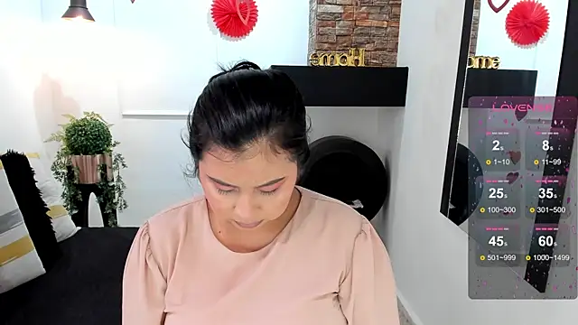 Snapshot of _alaiasmile_ chatting on 02.17.25 alaiasmile online show from 02.17.25