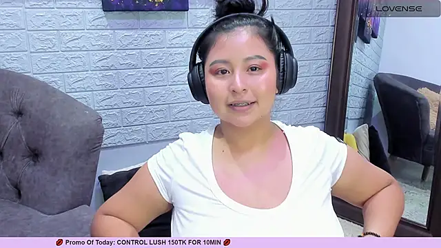 Snapshot of _alaiasmile_ chatting on 03.11.25 alaiasmile online show from 03.11.25