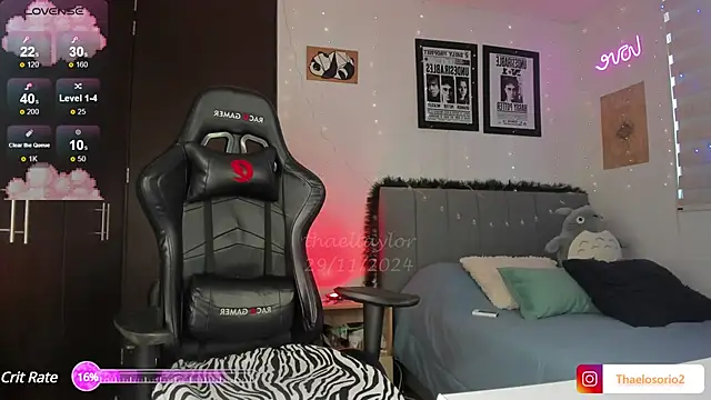 Snapshot of _thaeltaylor chatting on 12.05.24 thaeltaylor online show from 12.05.24