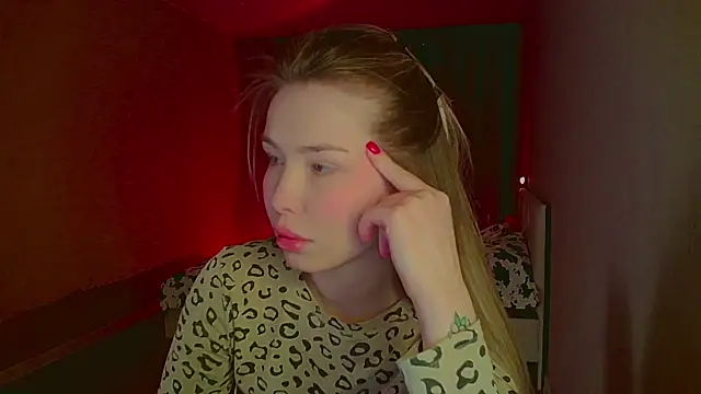 mia raspberrie online show from 03.21.25