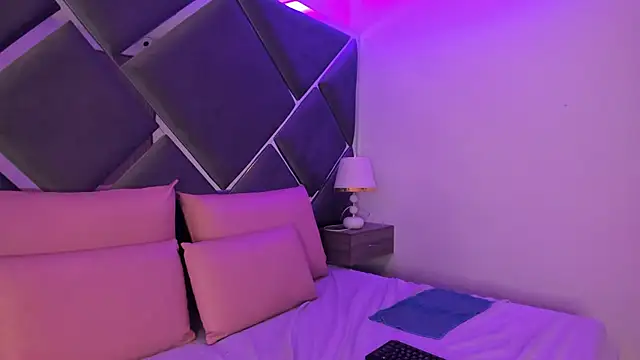 Charlotte Myers online show from 10.02.25