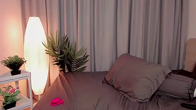 Snapshot of sexntease chatting on 02.10.25 sexntease online show from 02.10.25