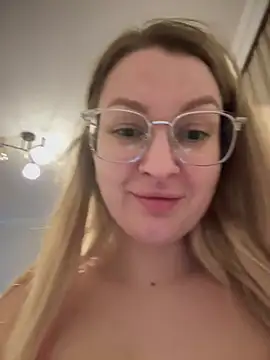 Teya moon  online show from 03.13.25