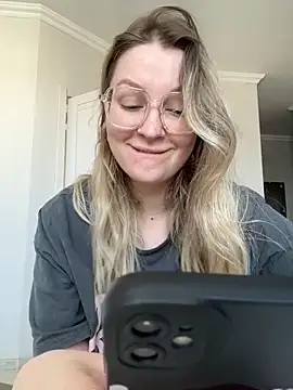 Teya moon  online show from 11.20.25