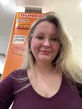 Teya moon  online show from 04.17.26