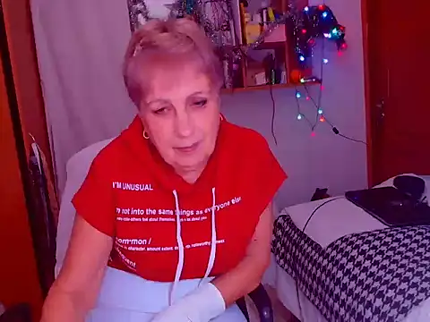 Snapshot of Victoria5643 chatting on 01.15.25 Victoria5643 online show from 01.15.25