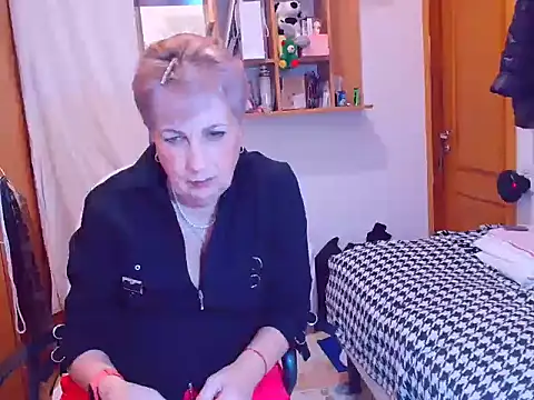 Snapshot of Victoria5643 chatting on 02.13.25 Victoria5643 online show from 02.13.25