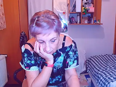 Snapshot of Victoria5643 chatting on 02.17.25 Victoria5643 online show from 02.17.25