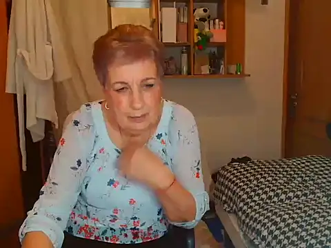 Snapshot of Victoria5643 chatting on 02.21.25 Victoria5643 online show from 02.21.25