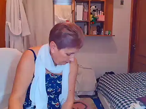 Snapshot of Victoria5643 chatting on 02.21.25 Victoria5643 online show from 02.21.25