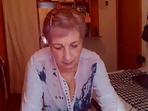 Snapshot of Victoria5643 chatting on 03.05.25 Victoria5643 online show from 03.05.25