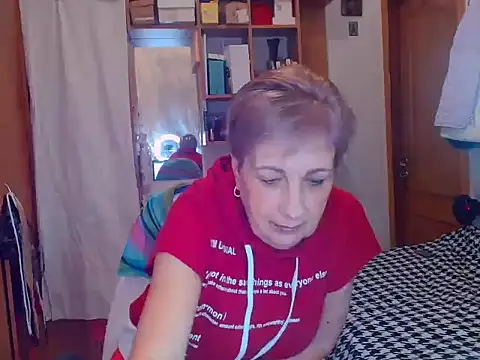 Snapshot of Victoria5643 chatting on 03.18.25 Victoria5643 online show from 03.18.25