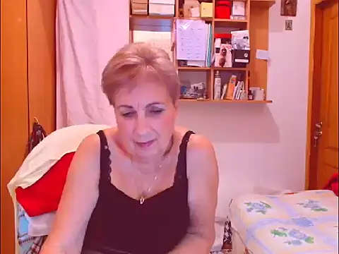 Snapshot of Victoria5643 chatting on 09.24.25 Victoria5643 online show from 09.24.25