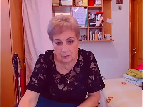 Snapshot of Victoria5643 chatting on 09.27.25 Victoria5643 online show from 09.27.25