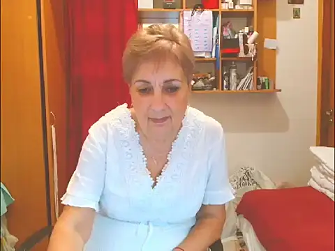 Snapshot of Victoria5643 chatting on 11.17.25 Victoria5643 online show from 11.17.25