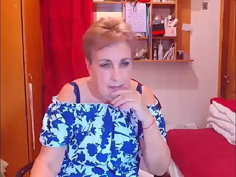 Snapshot of Victoria5643 chatting on 11.24.25 Victoria5643 online show from 11.24.25