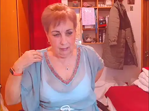 Snapshot of Victoria5643 chatting on 11.30.25 Victoria5643 online show from 11.30.25