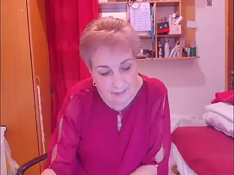 Snapshot of Victoria5643 chatting on 12.05.25 Victoria5643 online show from 12.05.25