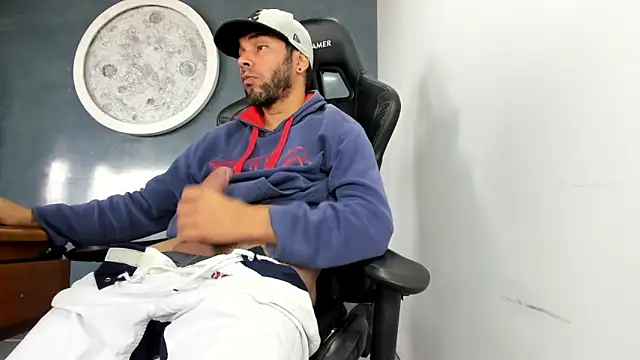 Snapshot of Bryan_Bronx chatting on 02.10.25 Bryan Bronx online show from 02.10.25