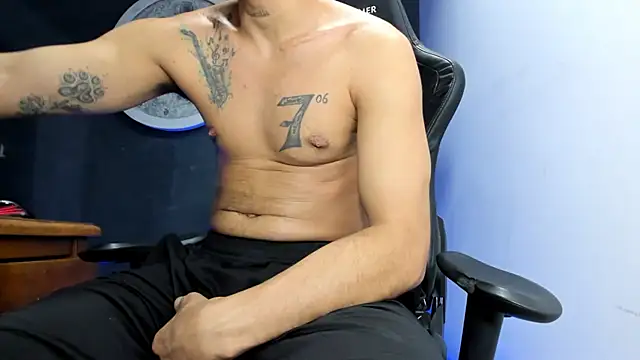 Snapshot of Bryan_Bronx chatting on 02.16.25 Bryan Bronx online show from 02.16.25