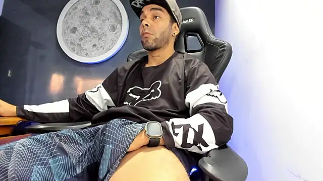 Snapshot of Bryan_Bronx chatting on 03.12.25 Bryan Bronx online show from 03.12.25