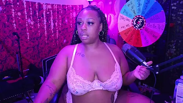 Snapshot of cheriserozequeen chatting on 05.27.26 cheriserozequeen online show from 05.27.26
