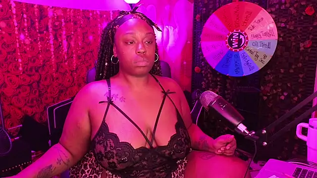 Snapshot of cheriserozequeen chatting on 05.30.26 cheriserozequeen online show from 05.30.26