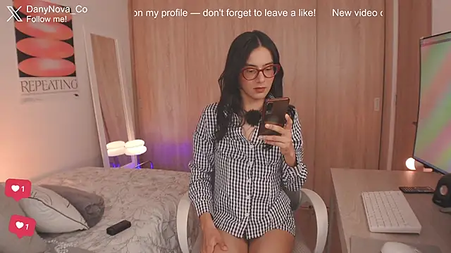 Snapshot of DanyNova_Co chatting on 06.29.26 DanyNova Co online show from 06.29.26