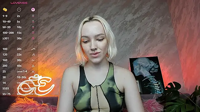 Snapshot of cheryl_mason chatting on 02.03.26 cheryl mason online show from 02.03.26