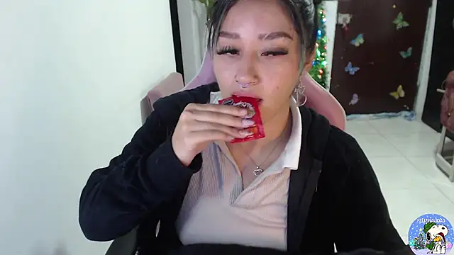 littleangel1 m online show from 12.22.25